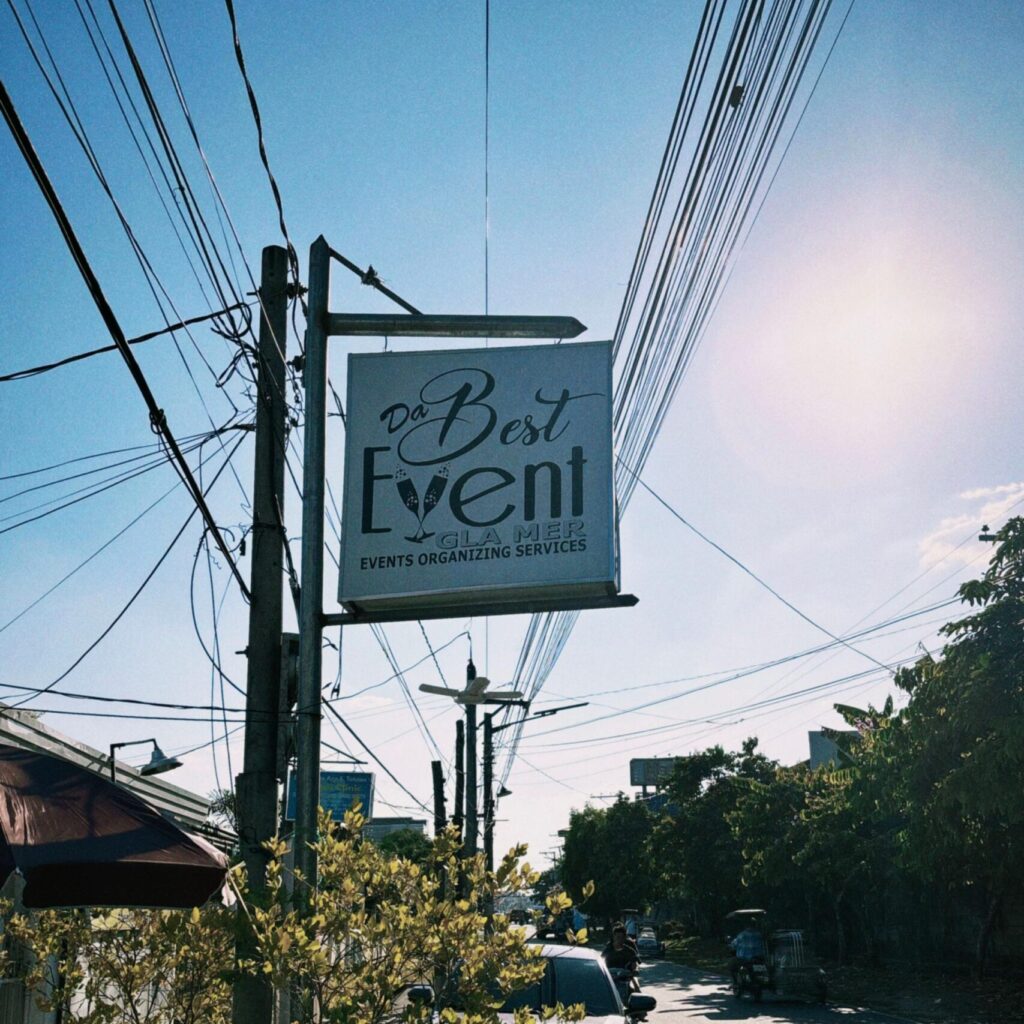 Dabestevent Glamer Flowers and Cafe roadside sign in Magalang Pampanga